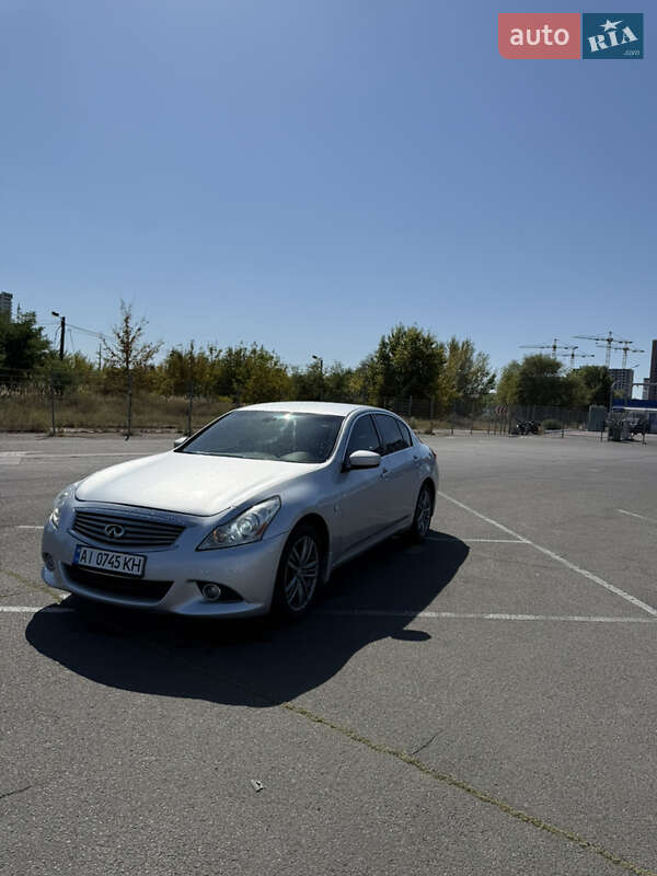Седан Infiniti G25 2011 в Києві