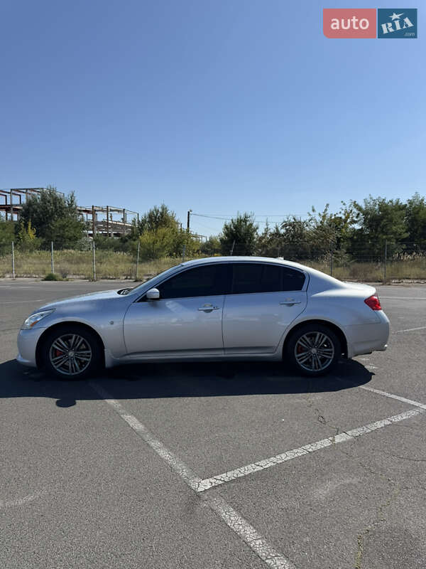 Седан Infiniti G25 2011 в Києві