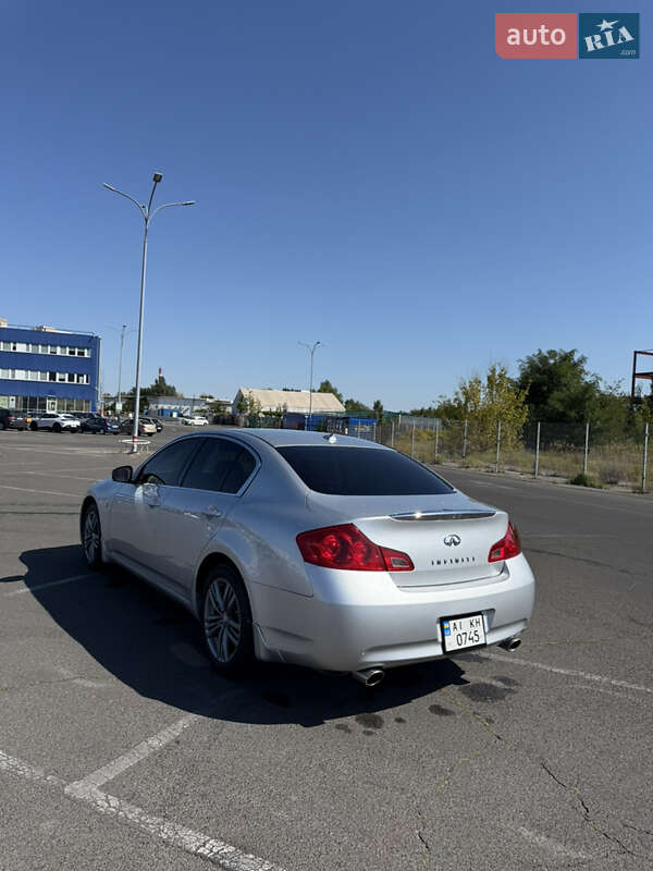 Седан Infiniti G25 2011 в Києві