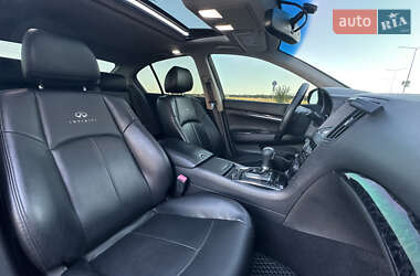 Седан Infiniti G25 2012 в 