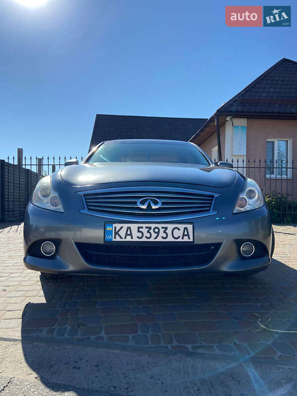Седан Infiniti G25 2011 в Киеве