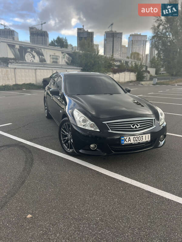 Infiniti G25 2010