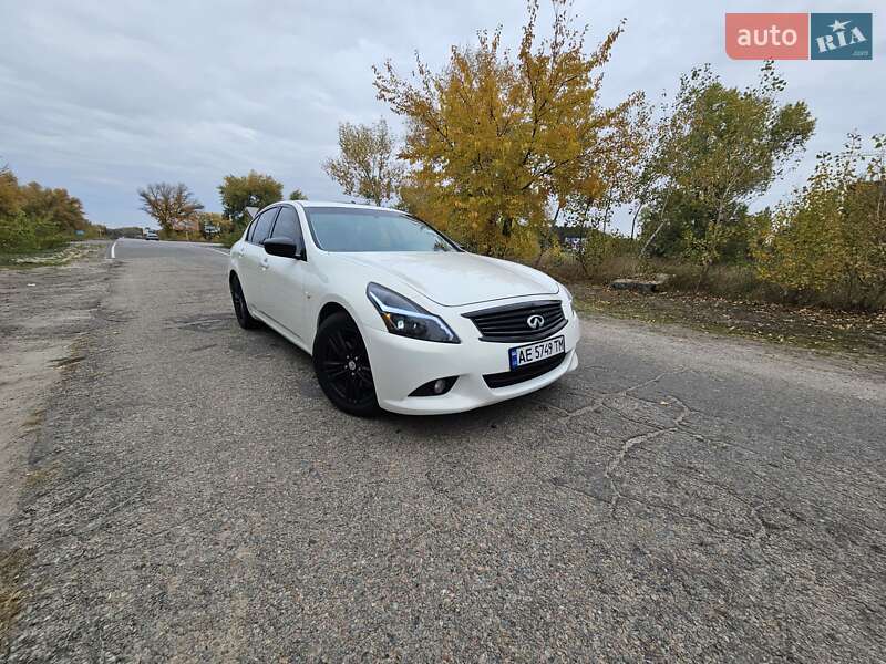 Infiniti G25 2012