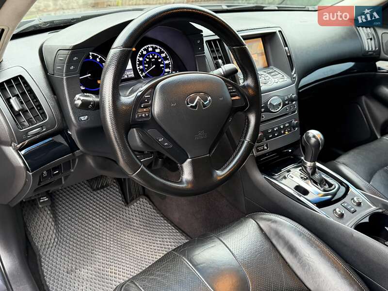 Седан Infiniti G25 2011 в Києві