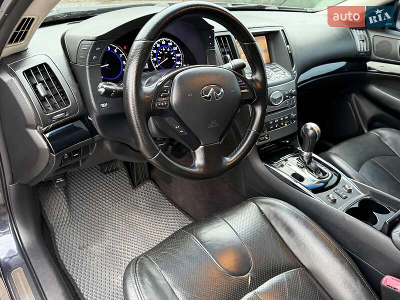Седан Infiniti G25 2011 в Києві