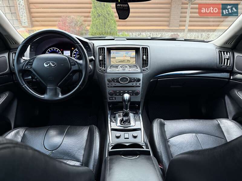Седан Infiniti G25 2011 в Києві
