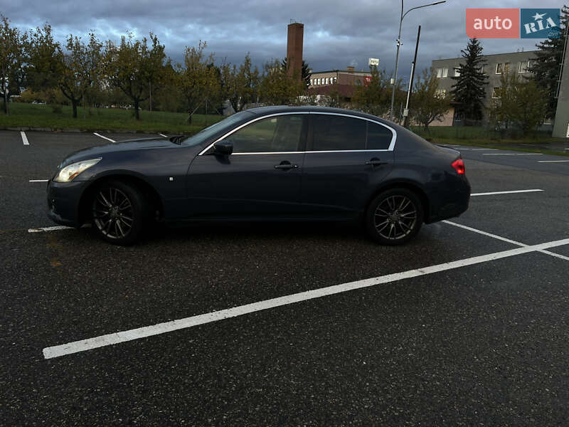 Седан Infiniti G25 2011 в Ужгороде