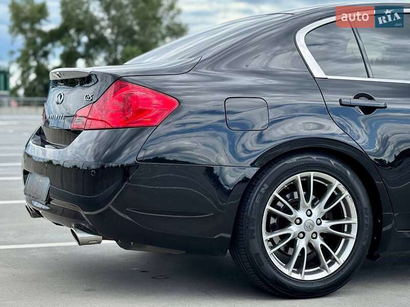 Седан Infiniti G25 2012 в Киеве