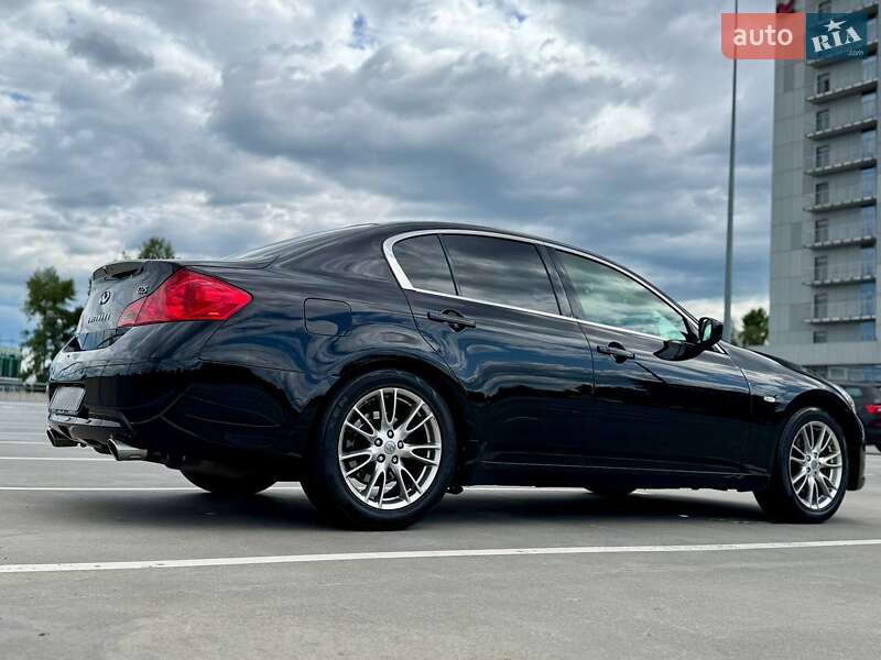 Седан Infiniti G25 2012 в Киеве