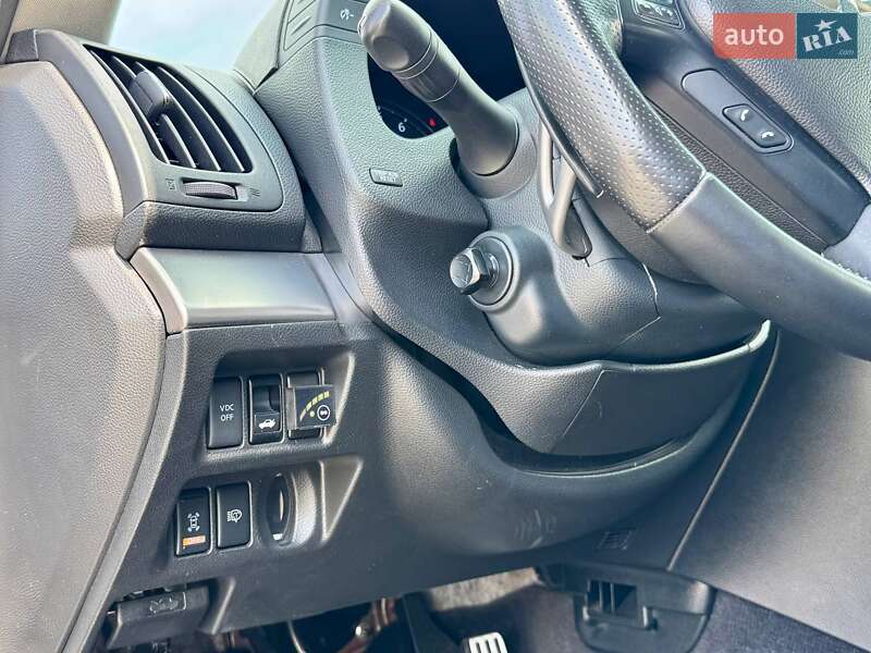 Седан Infiniti G25 2012 в Киеве