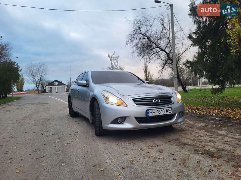 Infiniti G25 2010