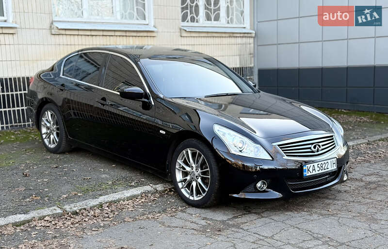 Infiniti G25 2011