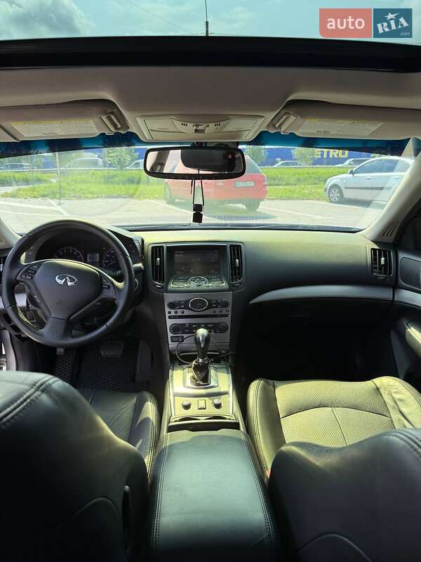Седан Infiniti G25 2010 в Киеве