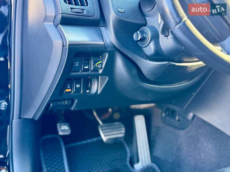 Седан Infiniti G25 2012 в Києві