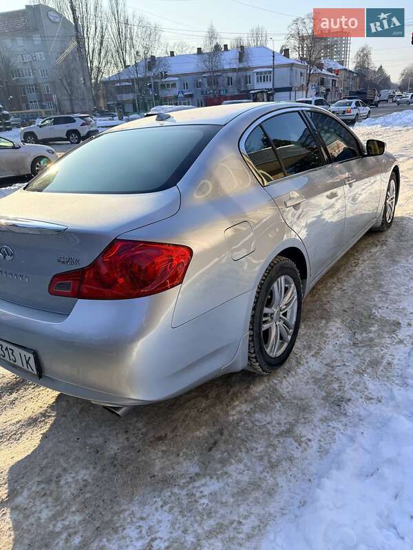 Седан Infiniti G25 2010 в Киеве