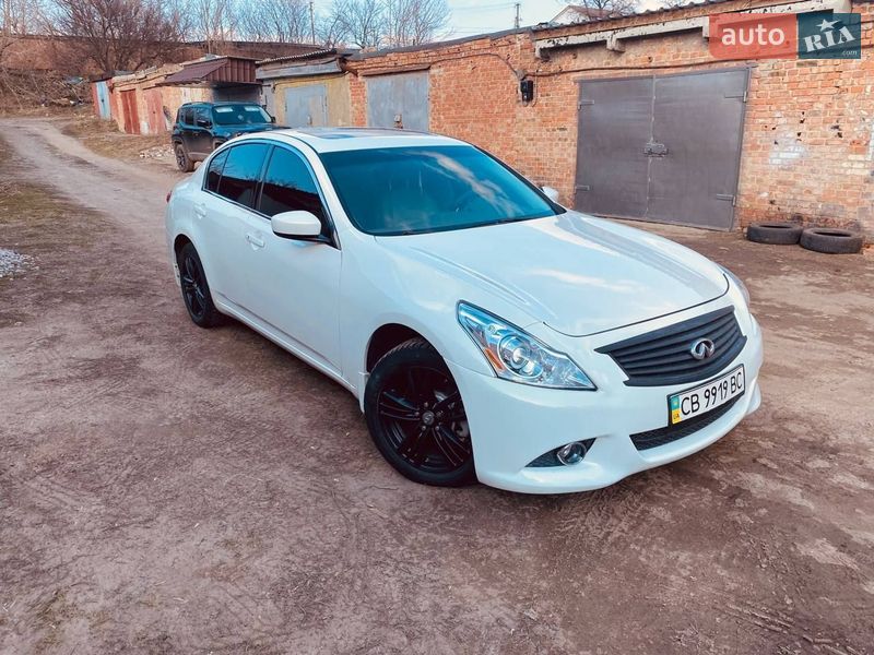 Infiniti G25 2011