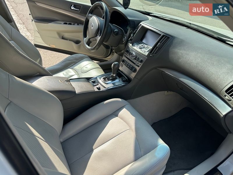 Седан Infiniti G25 2010 в Киеве