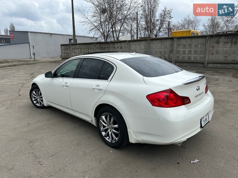 Седан Infiniti G25 2010 в Киеве