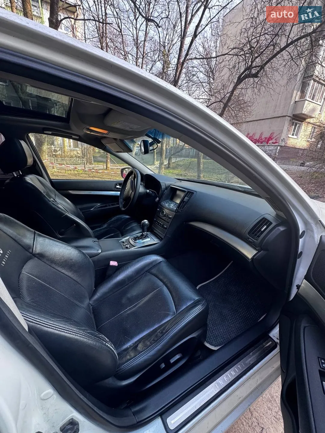 2011 Infiniti G - мініатюра 12