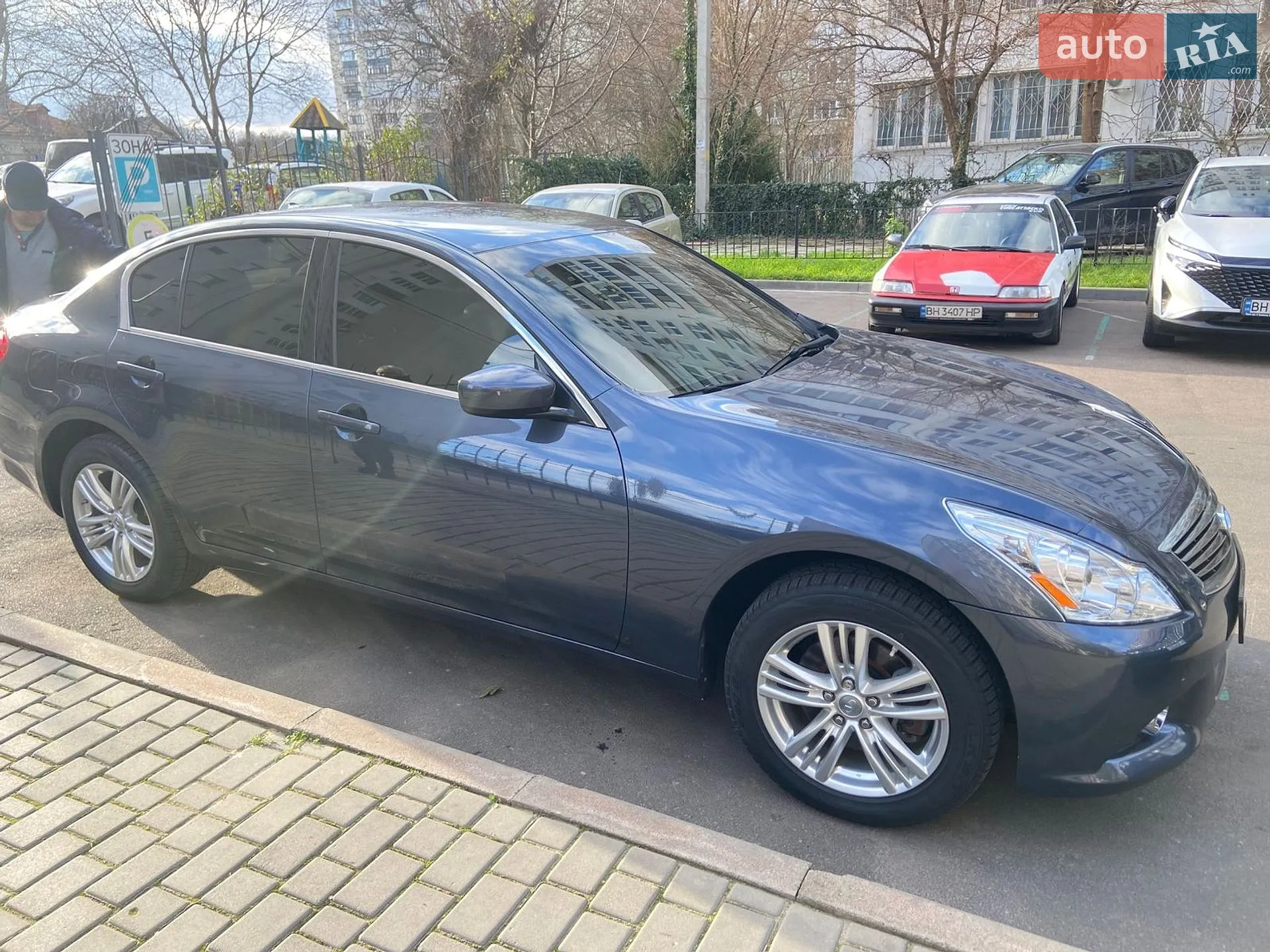 2011 Infiniti G - мініатюра 3