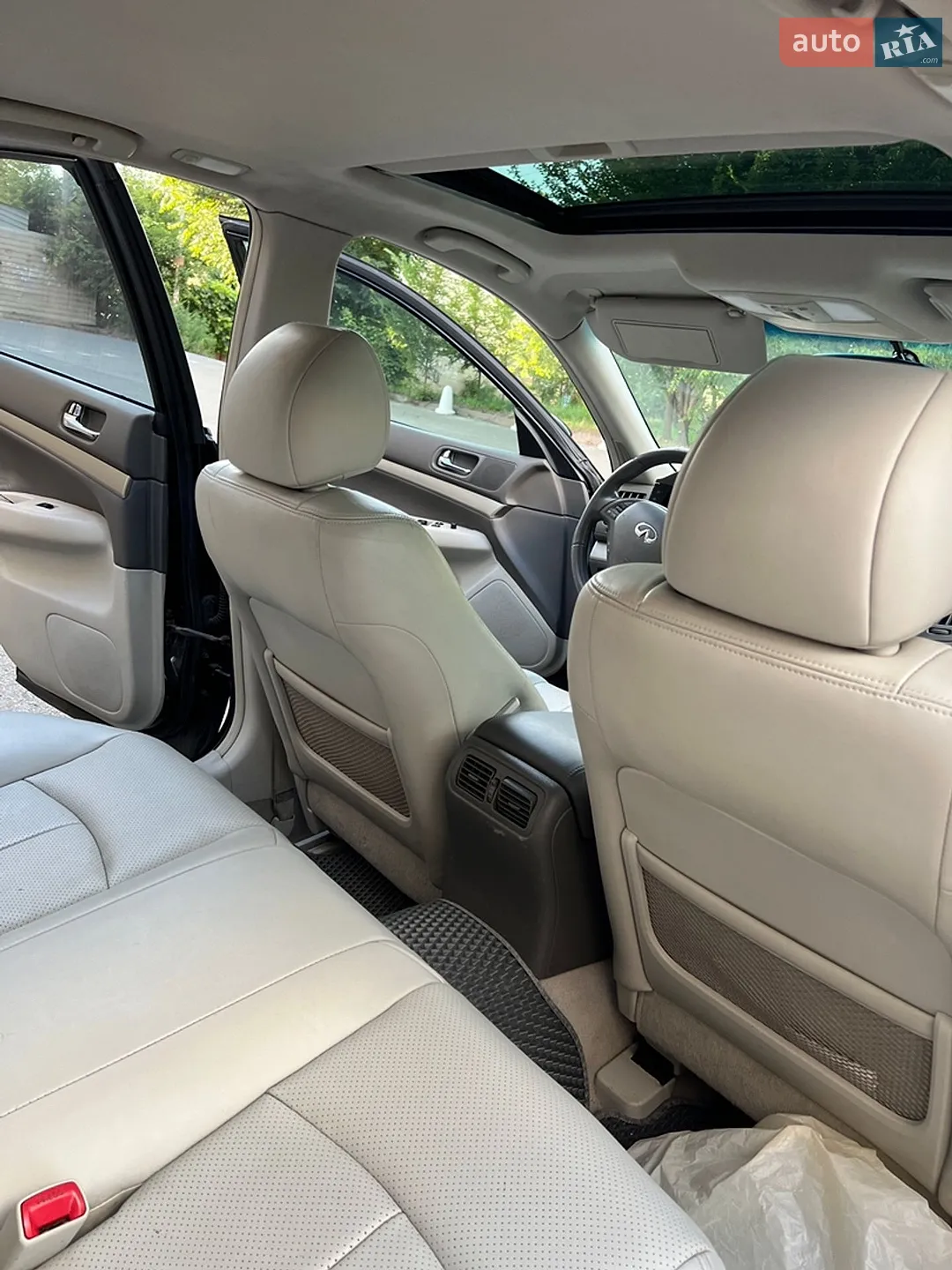2011 Infiniti G - мініатюра 9