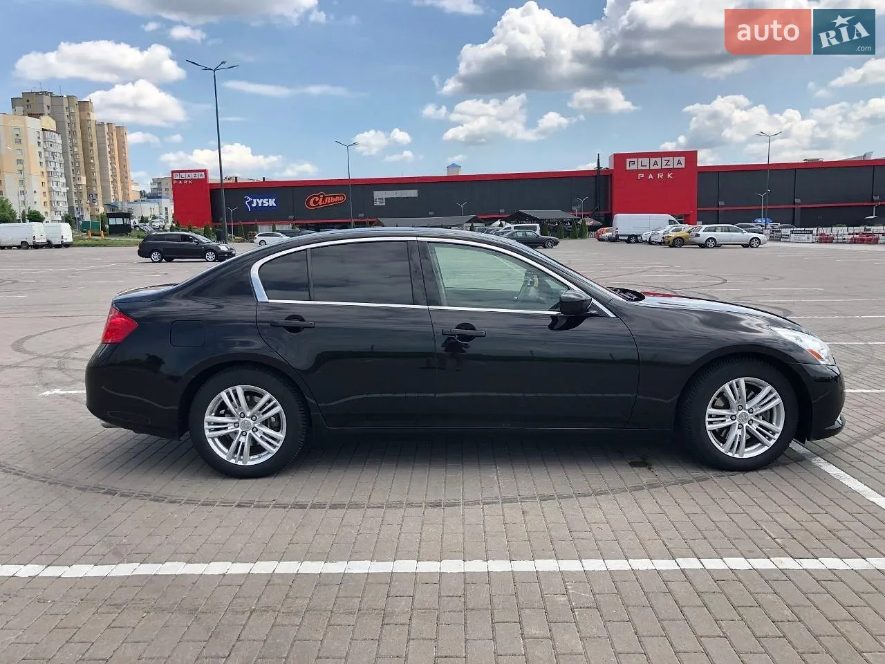 2010 Infiniti G - мініатюра 3