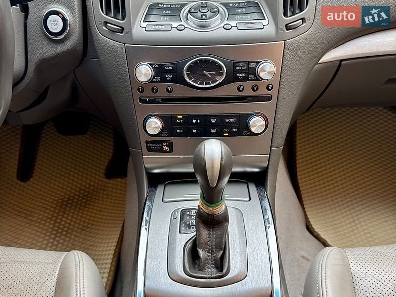 Седан Infiniti G25 2011 в Киеве