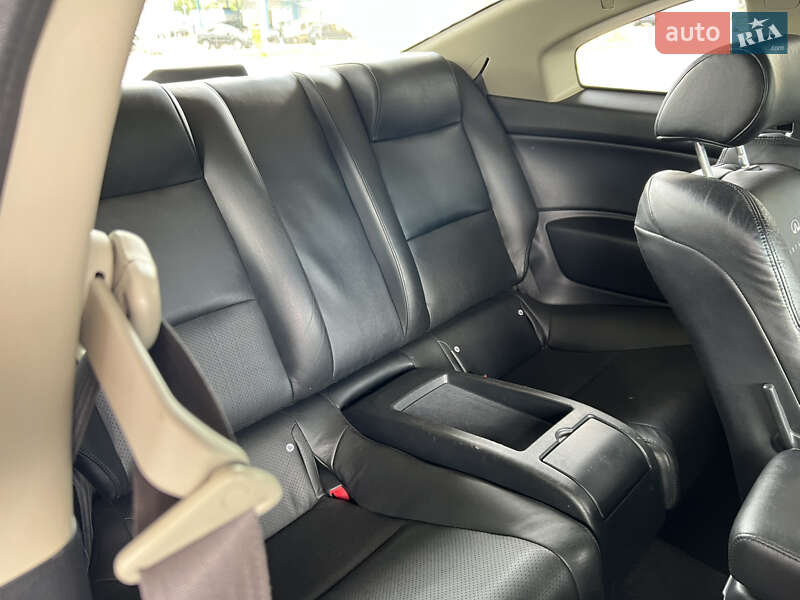 Купе Infiniti G35 2006 в Києві