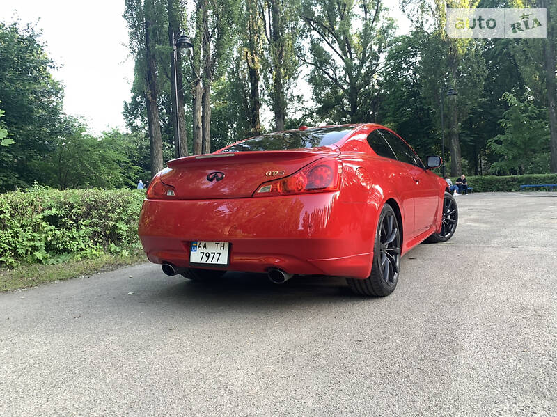 Купе Infiniti G37 2008 в Києві