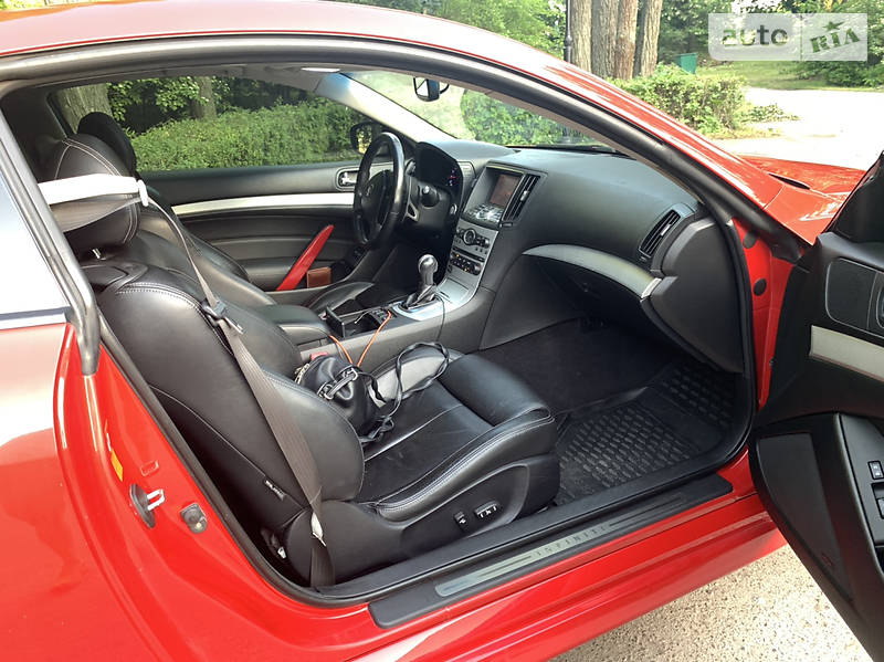 Купе Infiniti G37 2008 в Києві