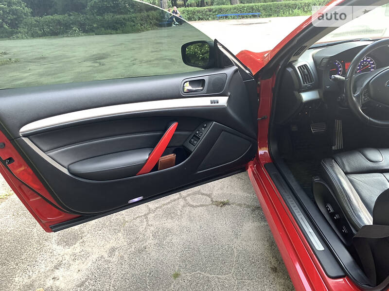 Купе Infiniti G37 2008 в Києві