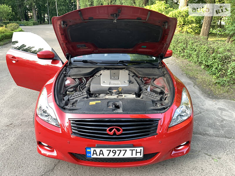 Купе Infiniti G37 2008 в Києві