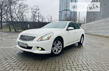 Седан Infiniti G37 2013 в 