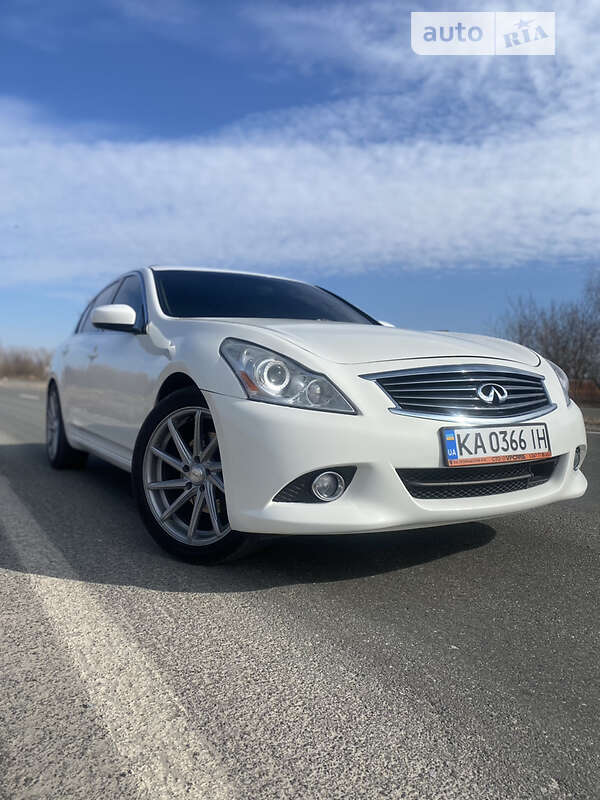 Седан Infiniti G37 2012 в Чернигове