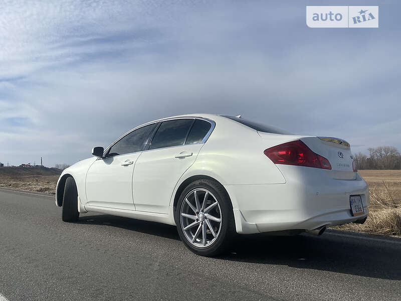 Седан Infiniti G37 2012 в Чернигове