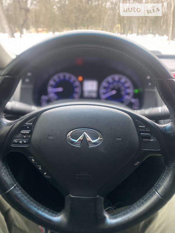 Седан Infiniti G37 2012 в Чернигове
