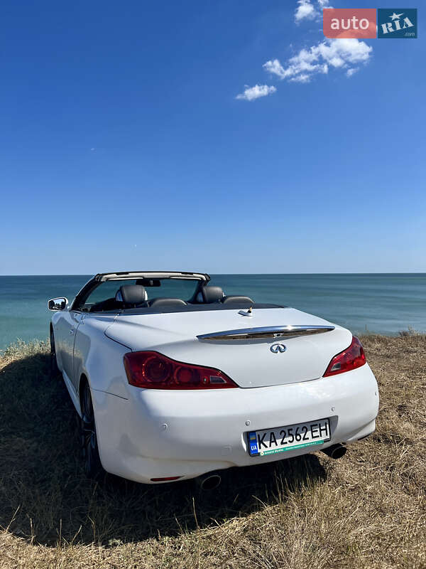 Кабриолет Infiniti G37 2009 в Киеве
