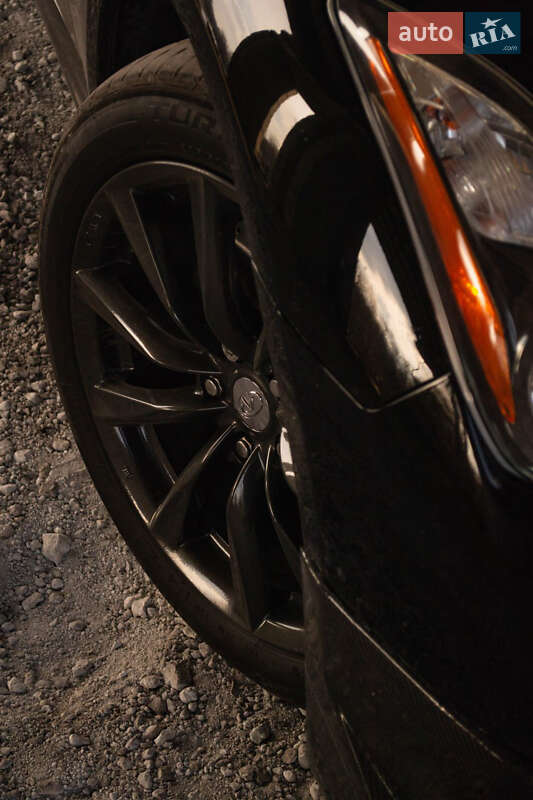Кабріолет Infiniti G37 2013 в Кам'янському