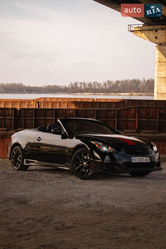 Кабріолет Infiniti G37 2013 в Кам'янському