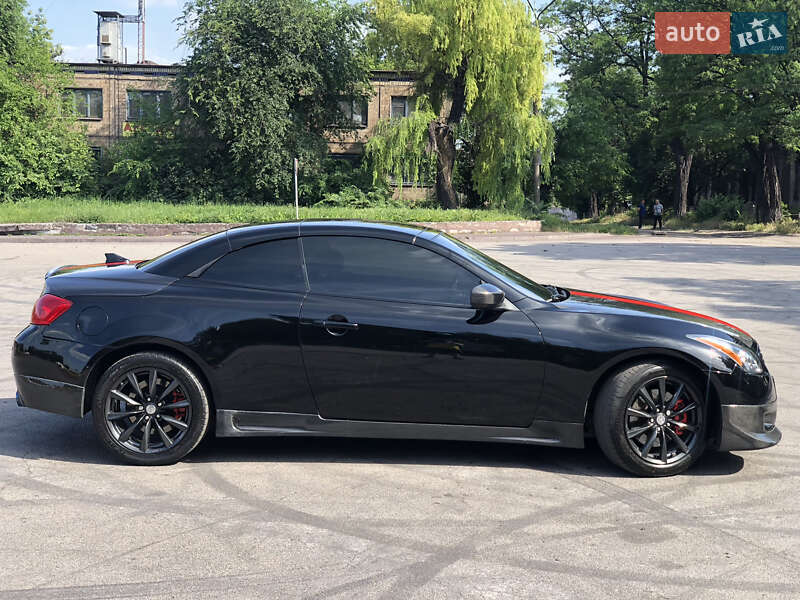 Кабріолет Infiniti G37 2013 в Кам'янському