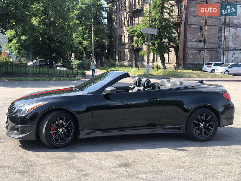 Кабріолет Infiniti G37 2013 в Кам'янському