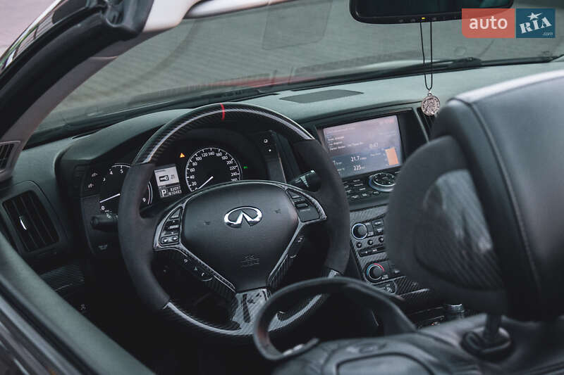 Кабріолет Infiniti G37 2013 в Кам'янському