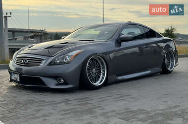 Купе Infiniti G37 2011 в Киеве