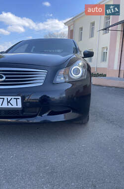 Седан Infiniti G37 2008 в Тростянце