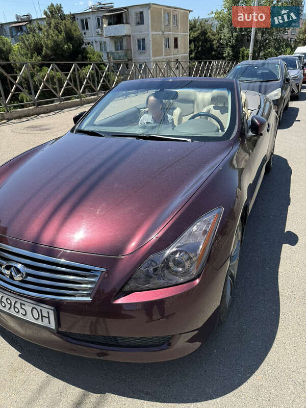 Кабриолет Infiniti G37 2010 в Киеве