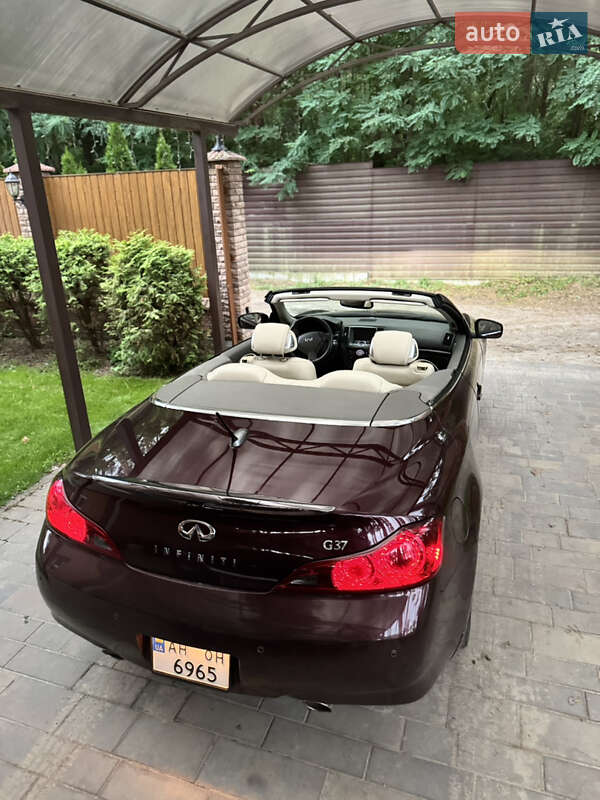 Кабриолет Infiniti G37 2010 в Киеве