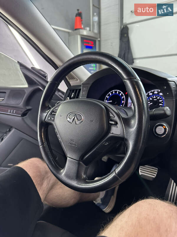 Купе Infiniti G37 2012 в Киеве
