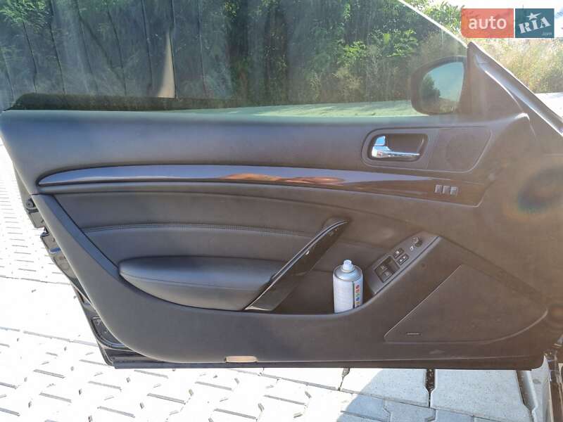 Купе Infiniti G37 2009 в Черновцах