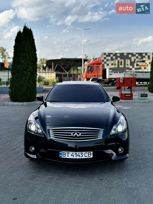 Купе Infiniti G37 2012 в Киеве