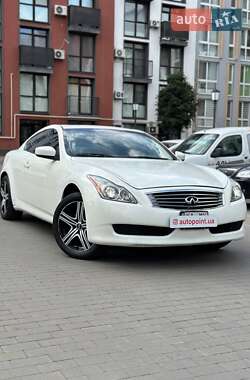 Купе Infiniti G37 2010 в Білогородці